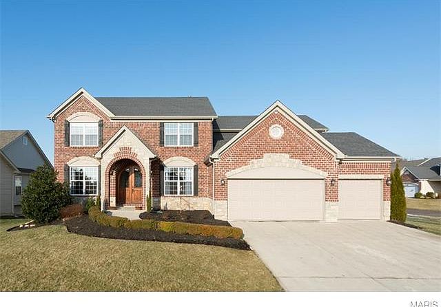 1st image of 124 Sterling Crossing Dr