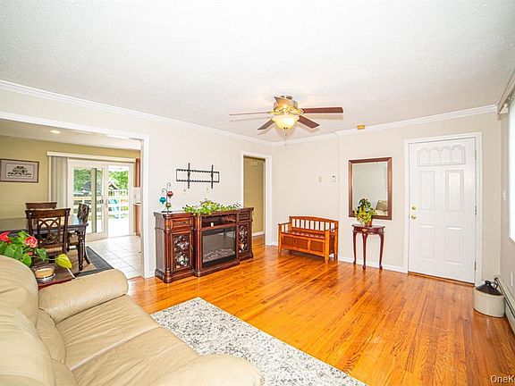 3rd image of 184 S Strong Avenue