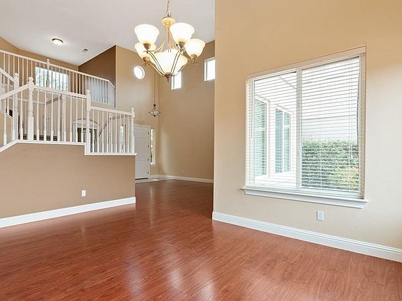 5th image of 1333 Villagio Dr