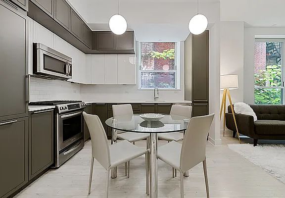 2nd image of 416 52nd St #Townhouse