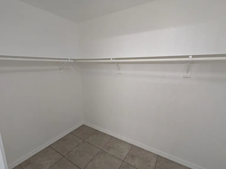 1016 Royal Plum Ln — Photo 23