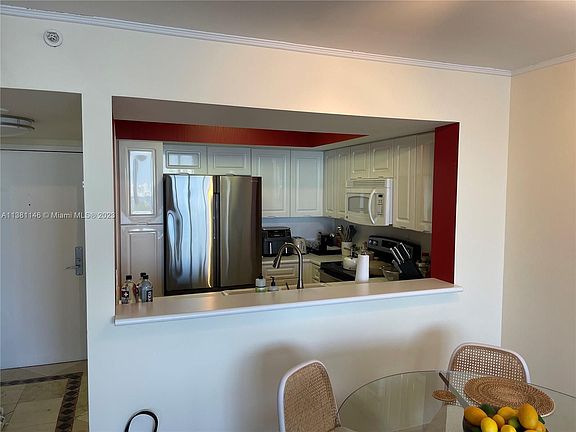 4th image of 1900 Sunset Harbour Dr #1706