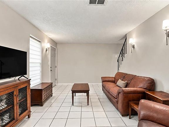 3rd image of 125 Tamarack Ave
