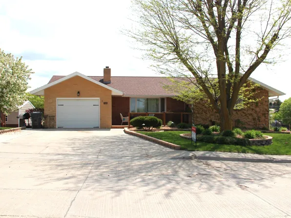 351 W 6th St, Winner, SD 57580