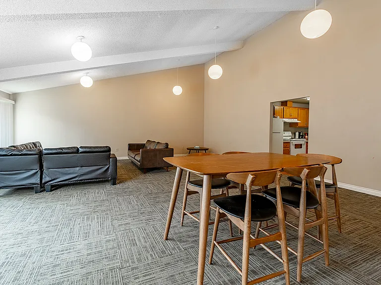 Marion Court Apartments — Photo 15