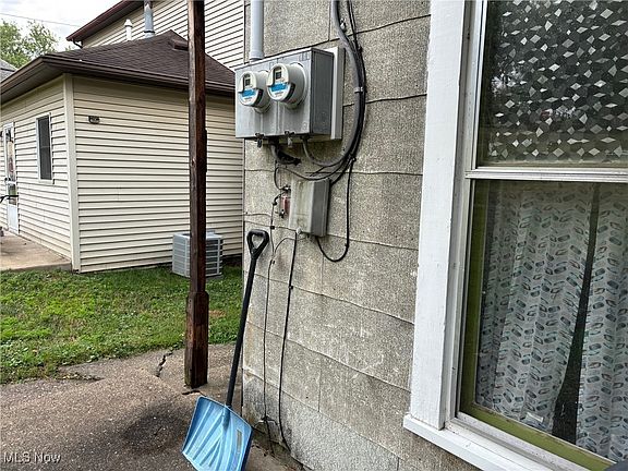 5th image of 2065 Sarchet Ave
