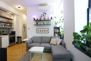 Rented by Rennit Inc.