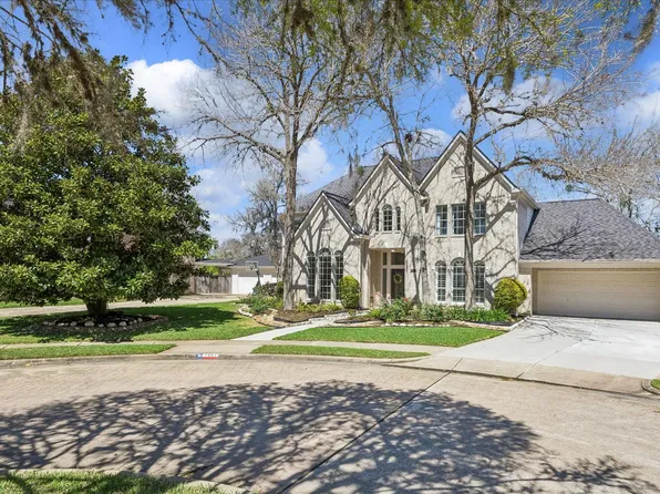 7807 Elm Tree Ct, Sugar Land, TX 77479