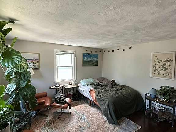 5th image of 19 Warwick Rd #192