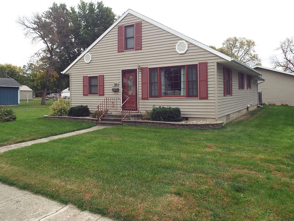1st image of 705 2nd St