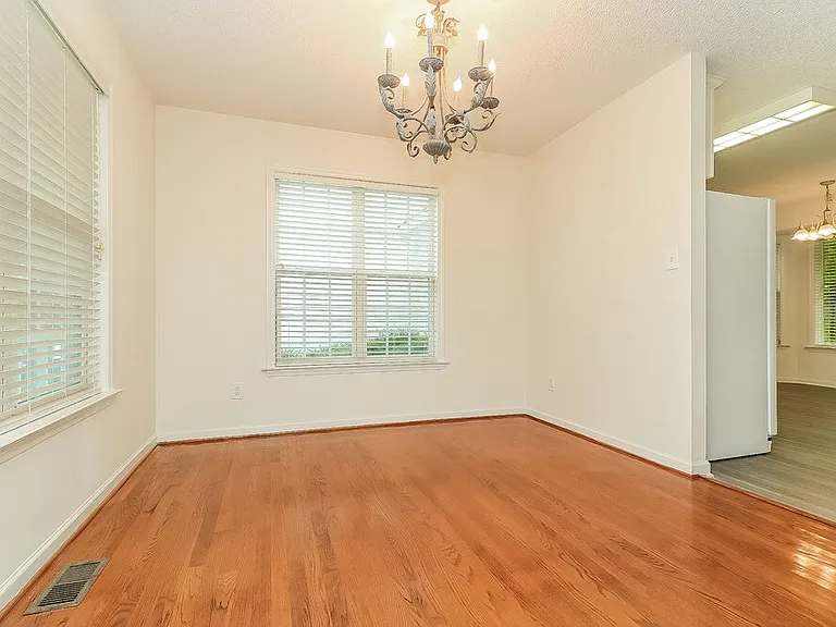 6728 Oviedo Dr — Photo 5