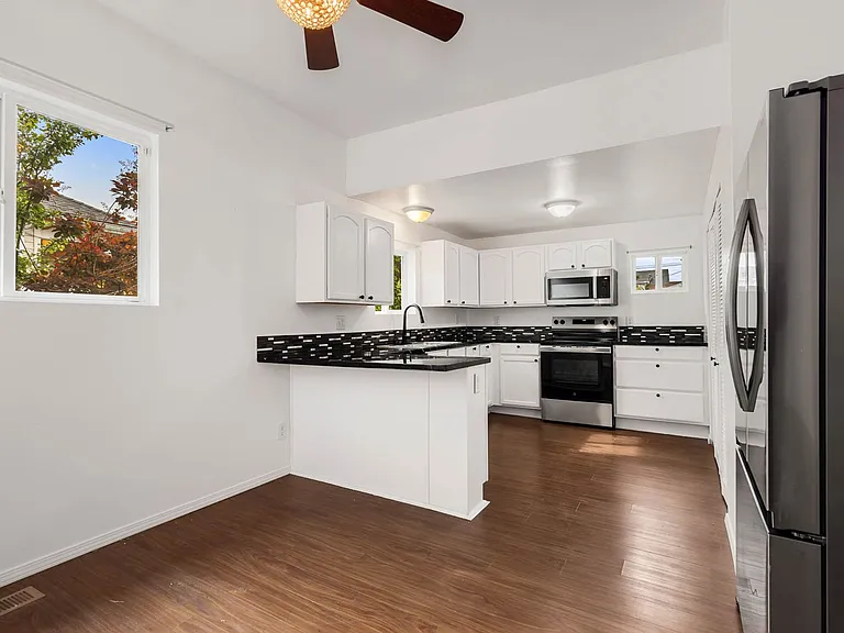3930 S Angel Pl — Photo 8