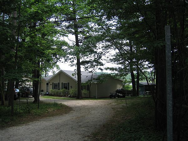 cottage from driveway