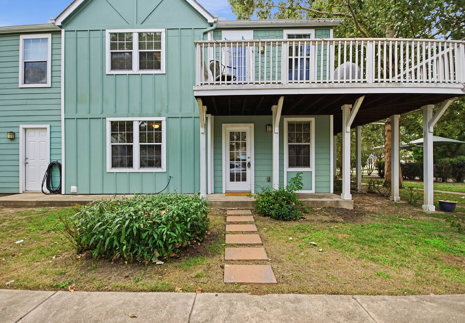 1 bed, 1.0 bath, 500 sqft, $900 — Photo 2