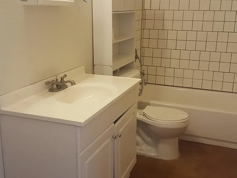 1112 Jones St — Photo 12