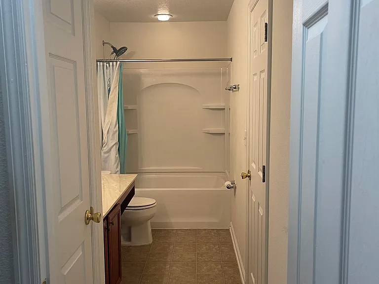 209 E Pisa Pl — Photo 12