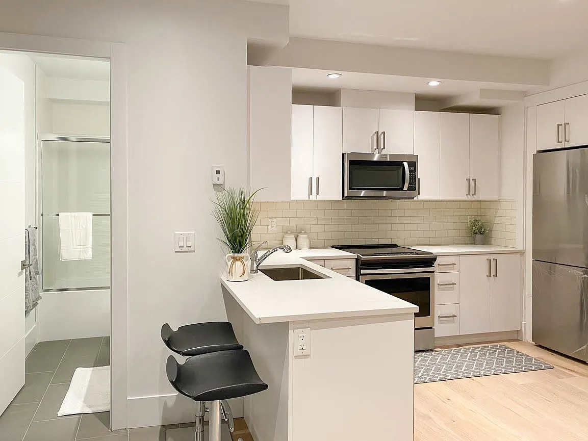 1 bed, 600 sqft, $2,100 — Photo 3