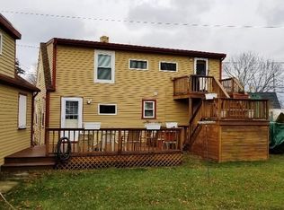 14 Hart St, Middletown, RI 02842