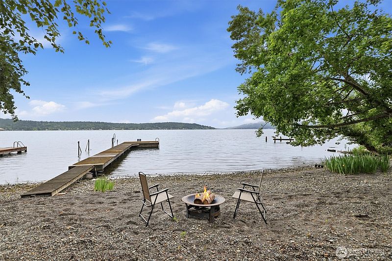 3rd image of 500 W Lake Sammamish Parkway NE