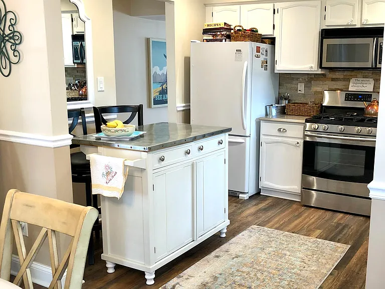 Spacious Kitchen - Dishwasher & Fridge have since been upgraded to new Stainless Steel ones.