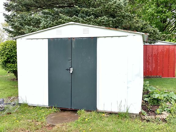 Storage Shed in Back Yard