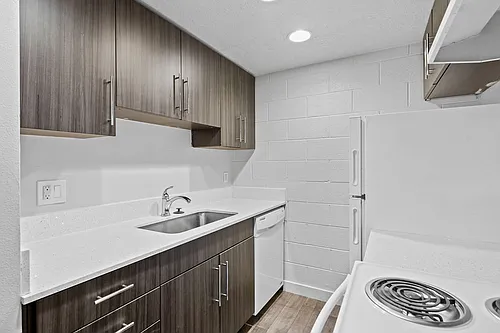 Twin Creek Apartments Photo 1
