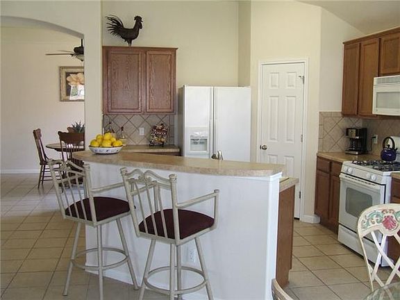 3rd image of 1100 Samson Dr