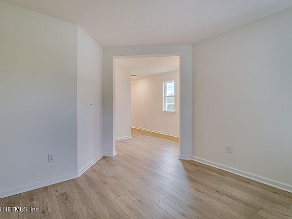 4th image of 66 STONECREST Drive