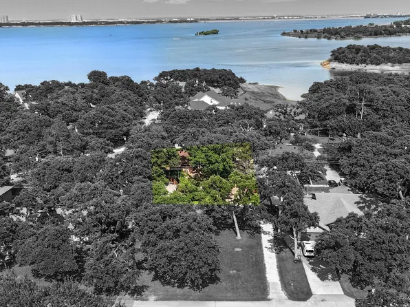 2006 Forest Hills Rd, Grapevine, TX 76051