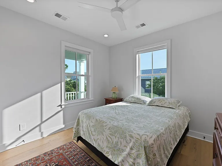 48 Aiken St — Photo 10