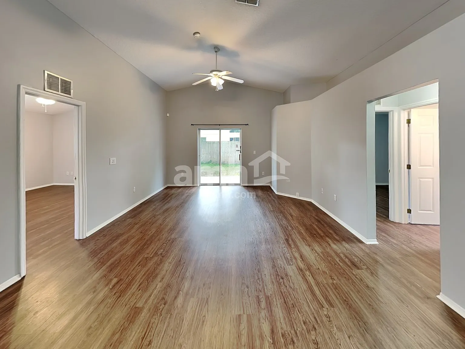 3 bed, 2.0 bath, 1496 sqft, $2,375 — Photo 4