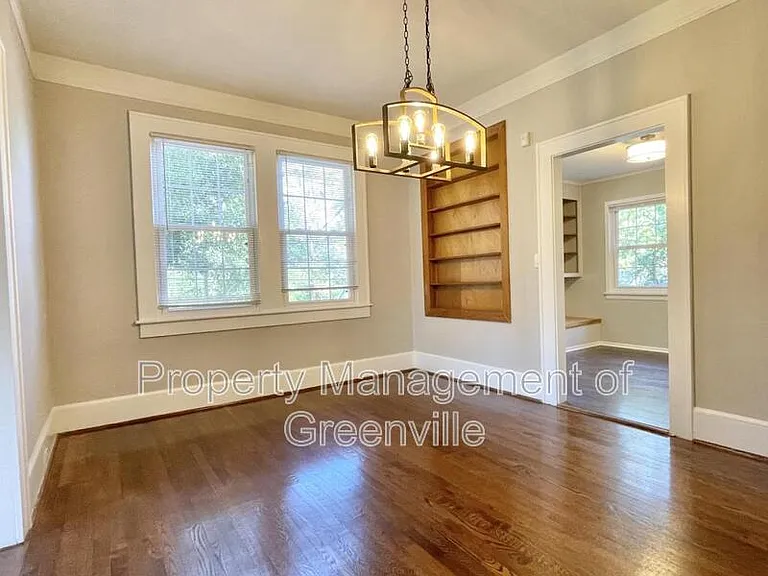 301 Rogers Ave — Photo 7