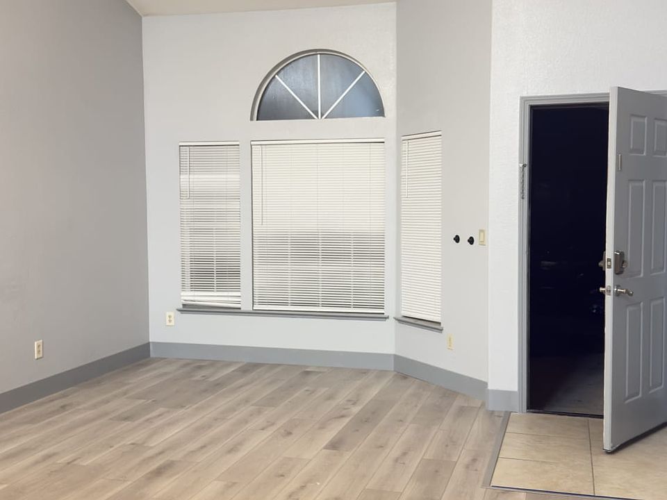 1st image of 8699 White Peacock Way