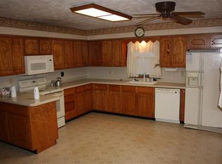 5707 Lovers Ln, Louisville, KY 40299