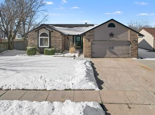 5433 S Stoneborough St, Wichita, KS 67217