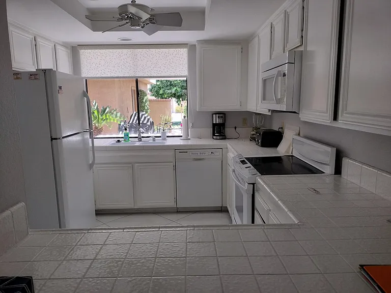 72 Majorca Dr — Photo 12