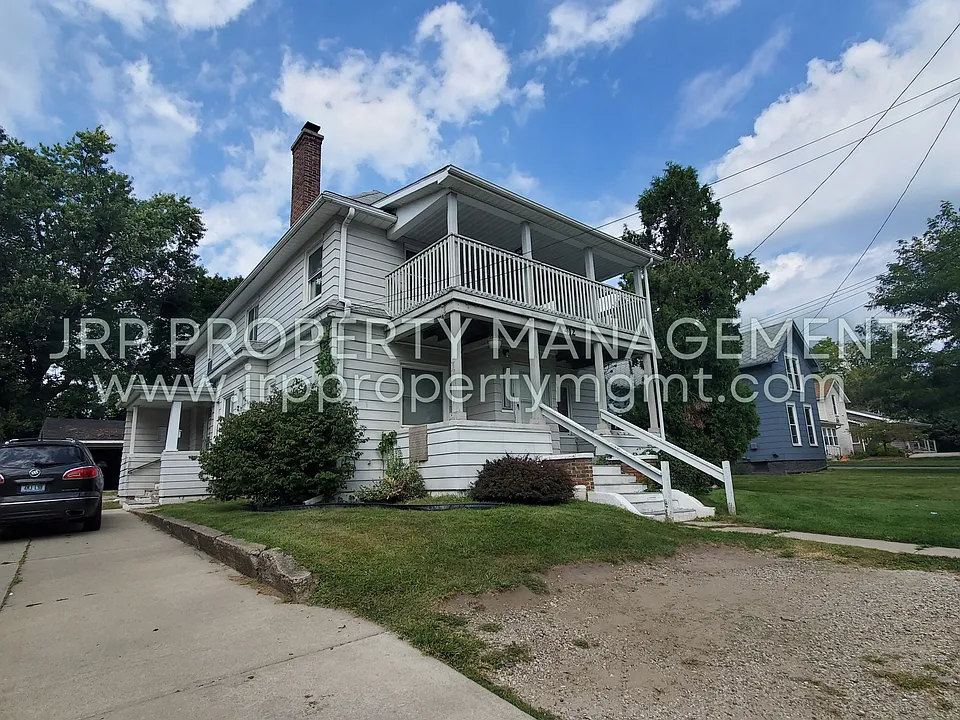 412 N West Ave #2