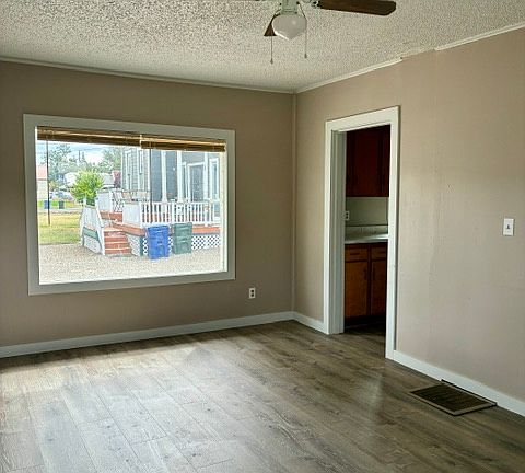 2nd image of 2005 Grove St