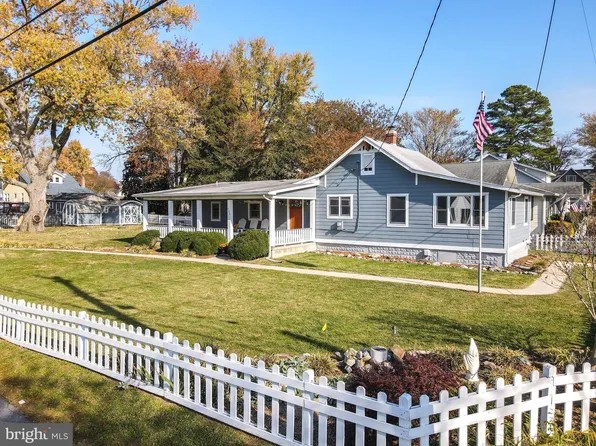 506 Howard Ave, Tracys Landing, MD 20779