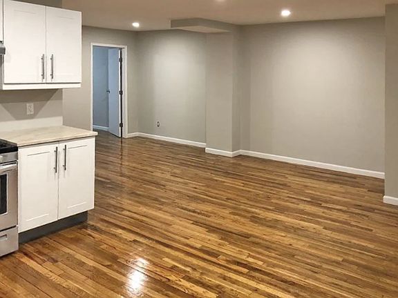 5th image of 2805 Newtown Ave #1
