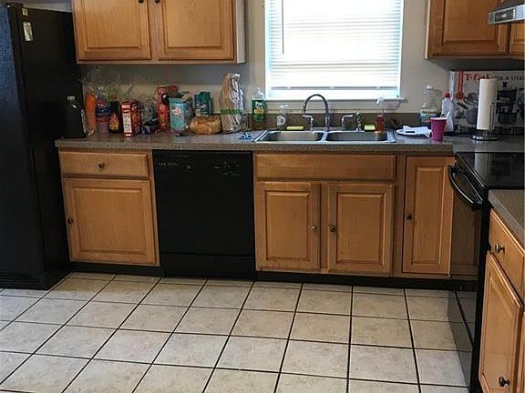 3rd image of 2585 Margaret Ct