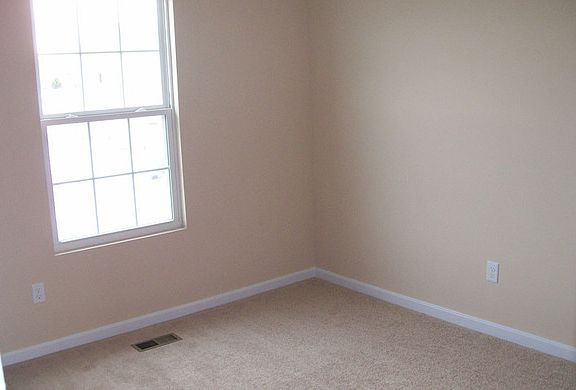 The Staffordshire Bedroom 2 with window