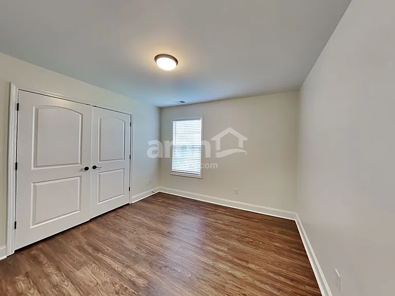 107 Buster St — Photo 16