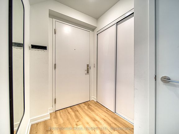 4th image of 135 E Liberty St #808