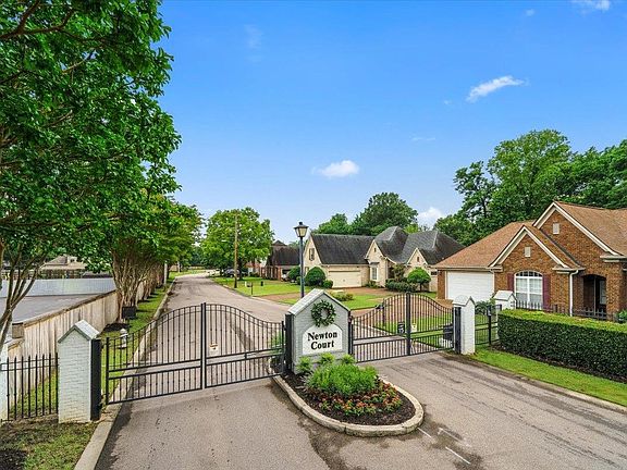 2nd image of 1655 Newton Oak Cir W