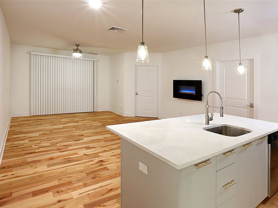 2nd image of 21 Whistler Ct Unit 504