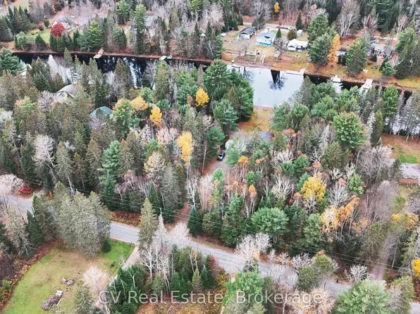 536 Balsam Chutes Rd, Huntsville, ON P0B 1L0