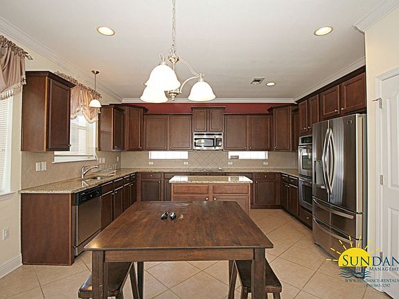3rd image of 376 Miranda Ct