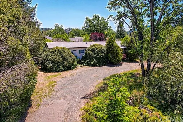 21376 Santa Clara Rd photo 1