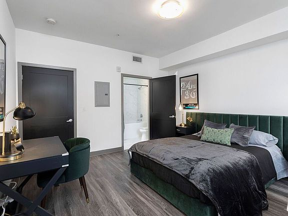 5th image of 545 N Kenmore Ave APT 12